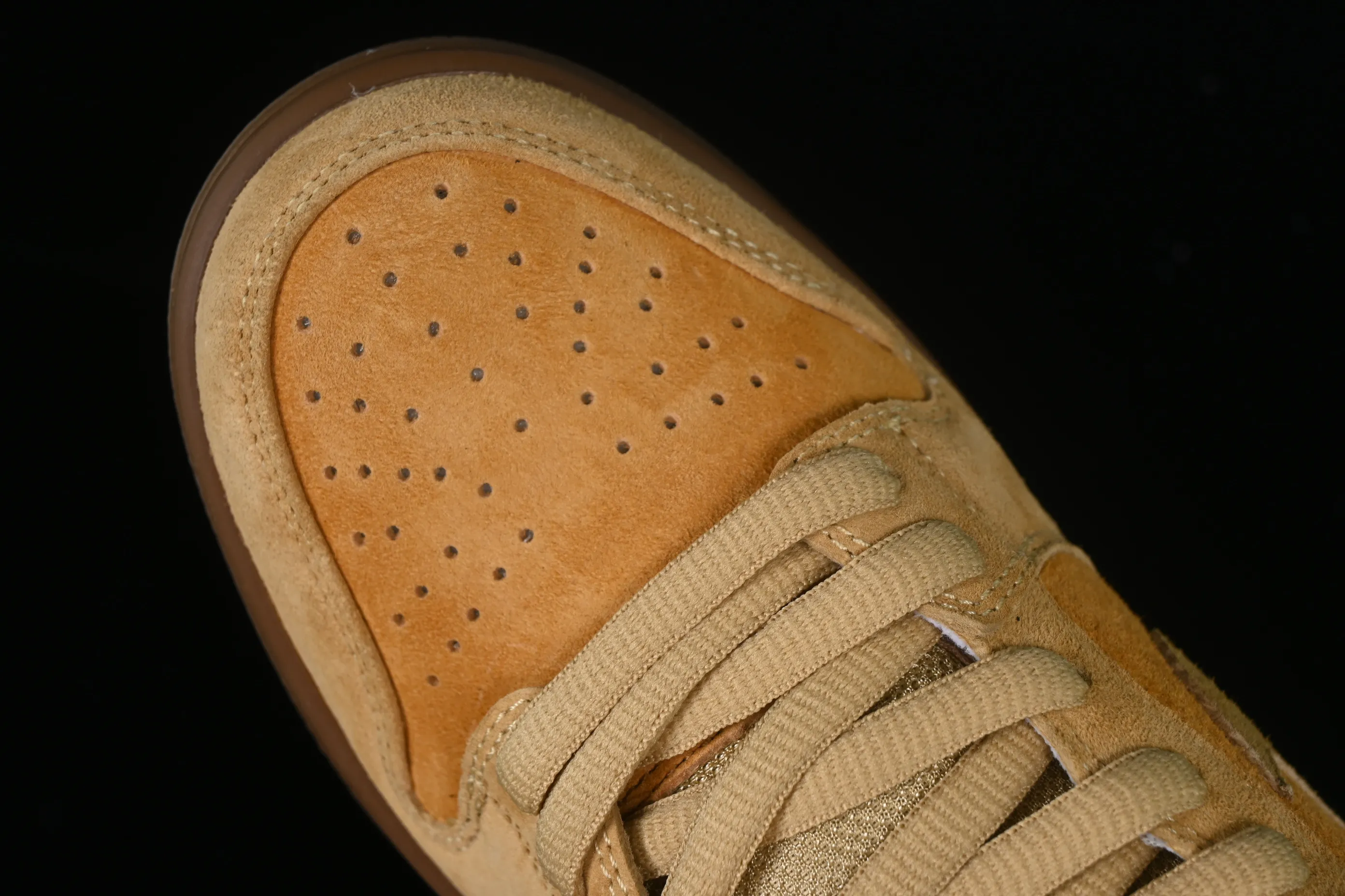 All categories Nk SB Dunk series Nk SB Dunk Low low-top sneakers K version Nk Dunk Low fallen leaf yellow SB low-top sports and leisure sneakers 883232-700